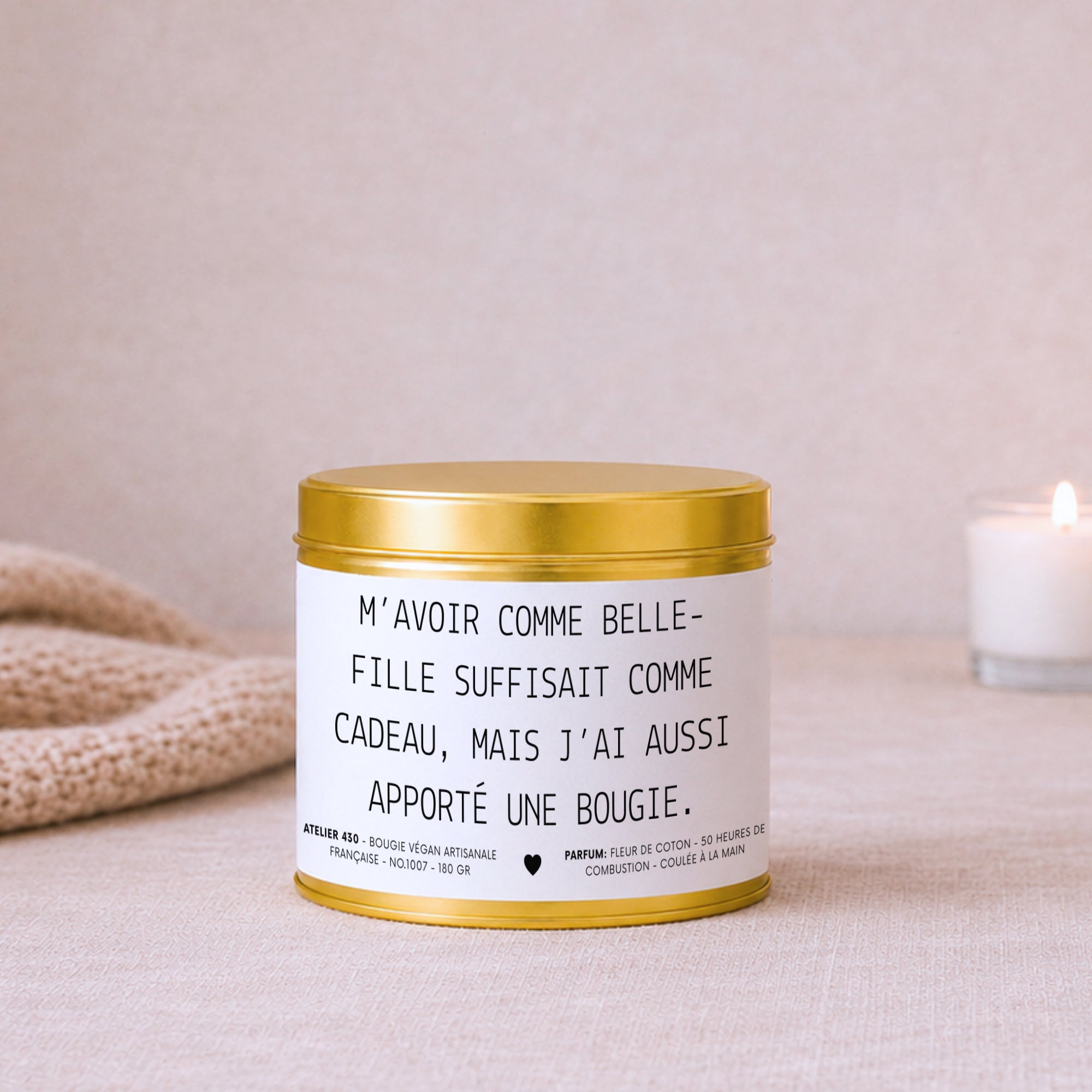 Bougie personnalisée drôle pour maman avec couvercle doré — Atelier 430
