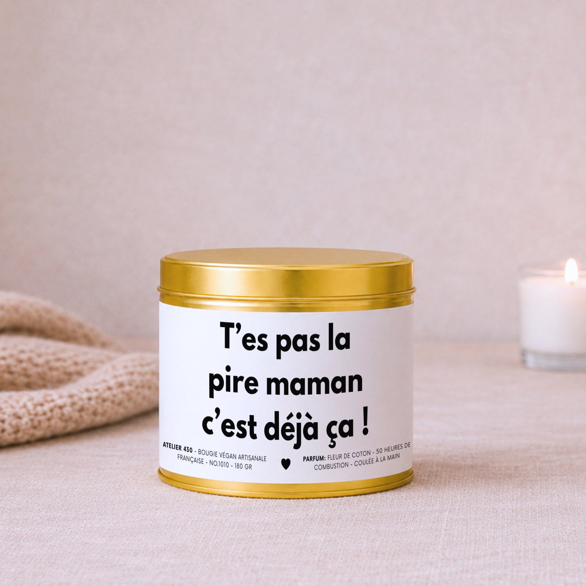 Bougie personnalisée drôle pour maman avec couvercle doré — Atelier 430
