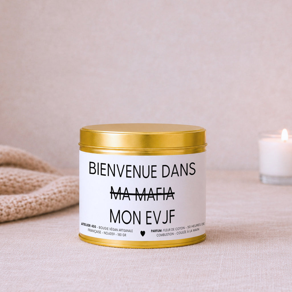 Bougie EVJF personnalisée « Bienvenue dans ma mafia – Mon EVJF » avec boîte or – Atelier 430