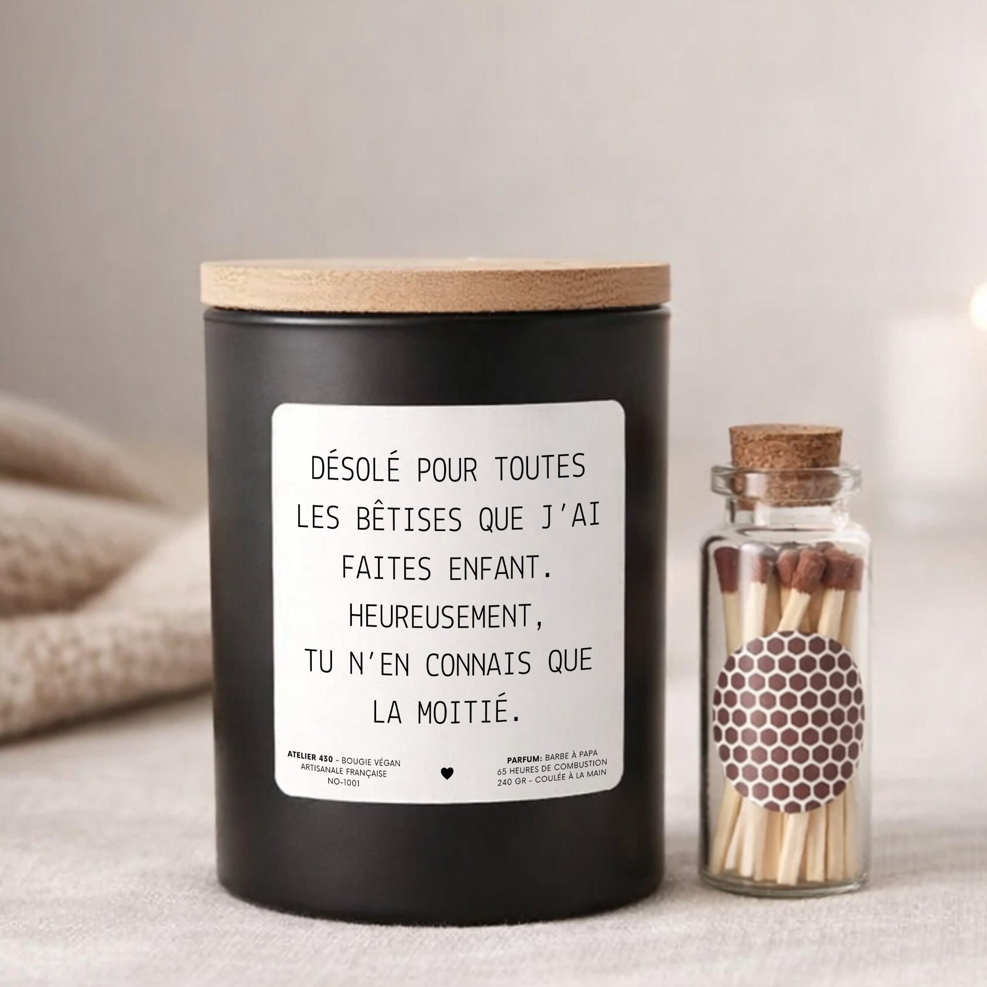 Grande bougie noire personnalisée pour papa Atelier 430
Bougie cadeau papa avec message drôle et mèche bois Atelier 430