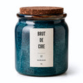 Bougie parfumée artisanale bleue de la collection Brut de Cire No. 1 Éclipse Bleu avec contenant porcelaine design décoratif