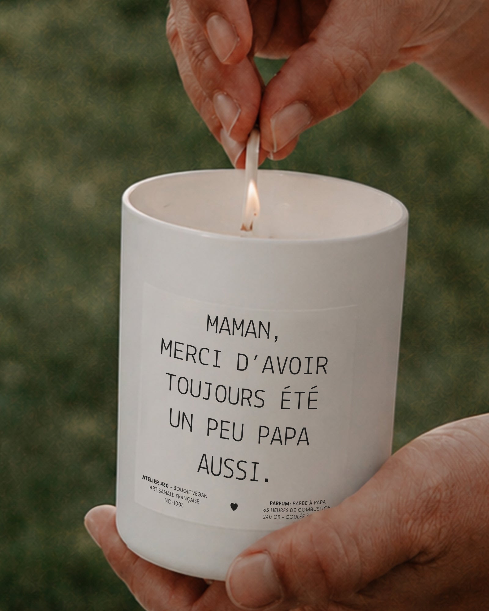 Bougie blanche personnalisée pour maman dans coffret cadeau — Atelier 430
