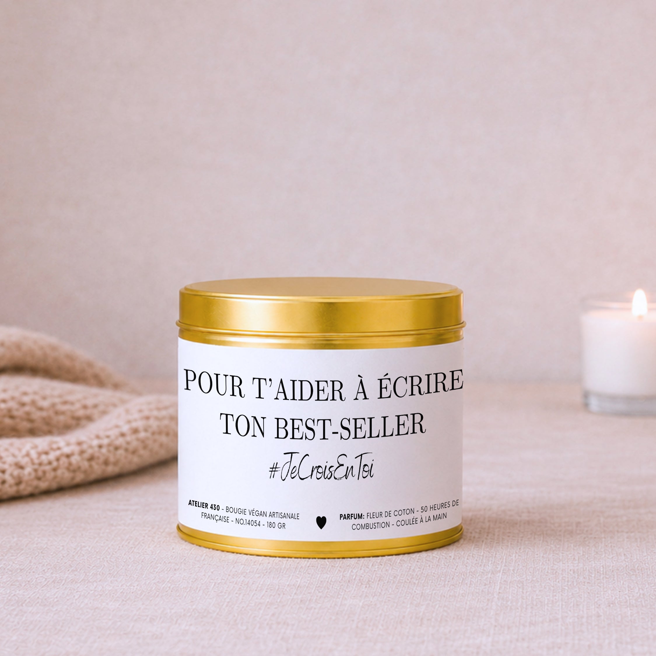 Bougie pour écrivain et auteur en herbe « Pour t’aider à écrire ton best-seller #JeCroisEnToi » avec boîte or – Atelier 430