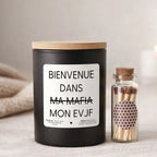 Bougie personnalisée « Bienvenue dans ma mafia – Mon EVJF » avec boîte noire – Atelier 430