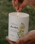 Bougie cadeau anniversaire personnalisée avec chèvrefeuille, fleur de juin – Boîte blanche – Atelier 430
