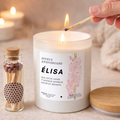 Bougie anniversaire avec Glaïeul, fleur d'août – Boîte blanche – Atelier 430