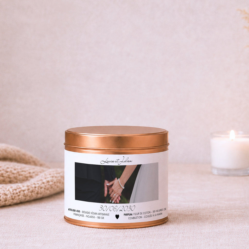 Bougie cadeau mariage personnalisée avec prénoms des mariés et date de mariage – Boîte cuivrée – Atelier 430
