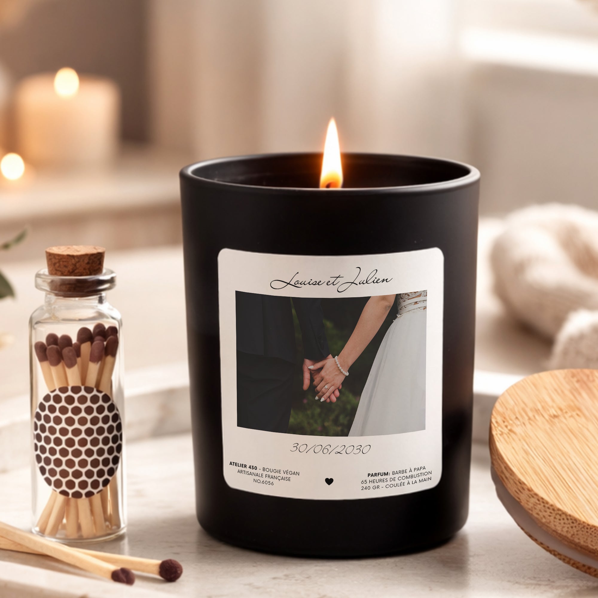Bougie personnalisée avec prénom des mariés et date de mariage – Boîte noire – Atelier 430