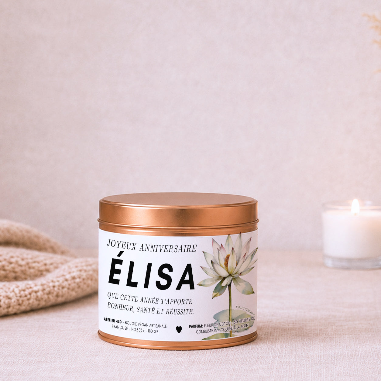 Bougie personnalisable Joyeux anniversaire avec Nénuphar, fleur de naissance de juillet – Boîte cuivrée – Atelier 430