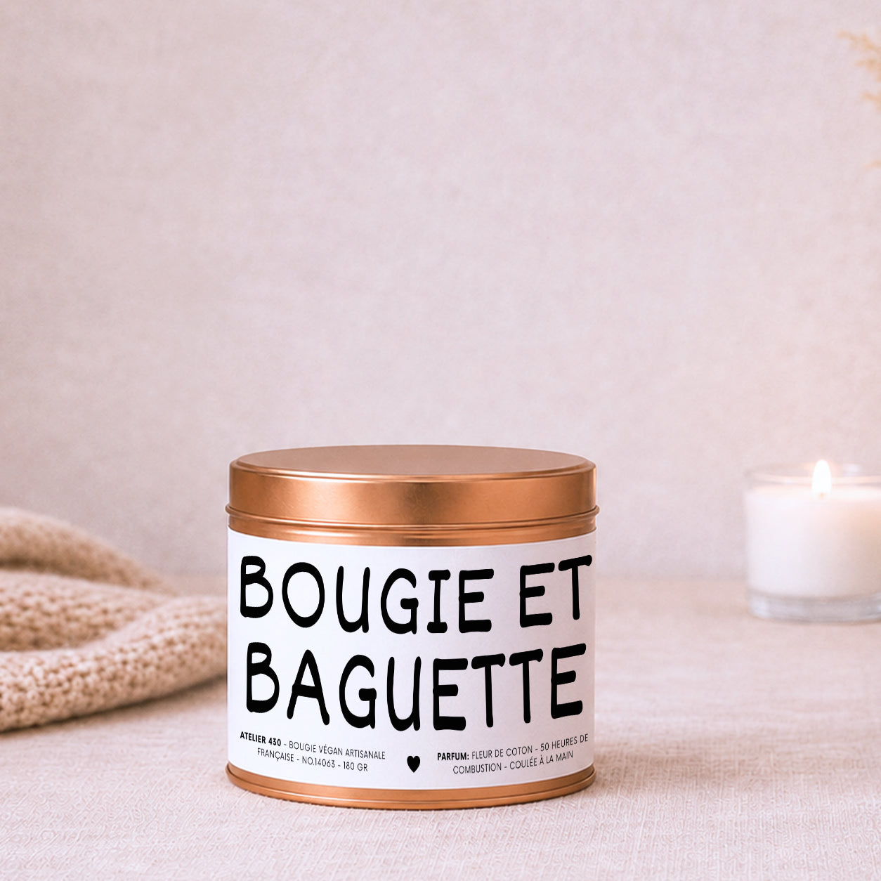 Bougie cadeau personnalisée « Bougie et baguette » avec boîte cuivrée – Atelier 430