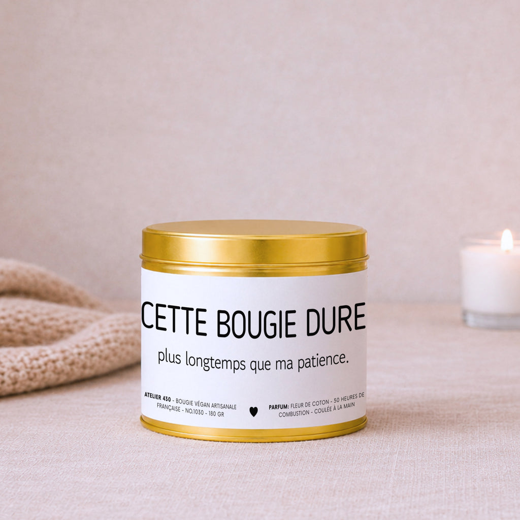 cette-bougie-dure-plus-longtemps-que-ma-patience-bougie-avec-texte-boite-or-atelier-430
