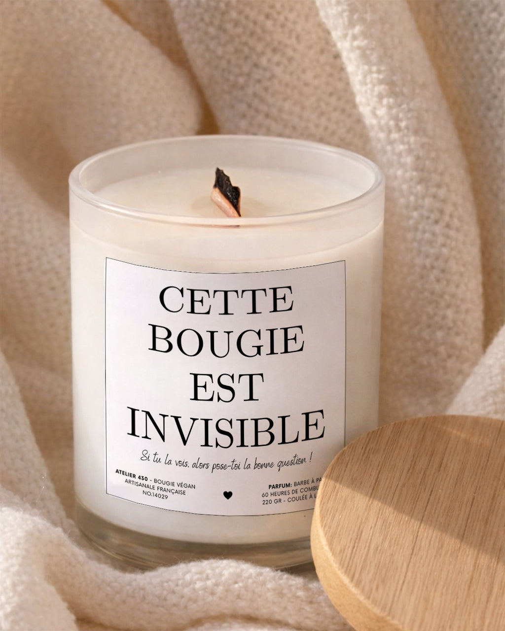 cette-bougie-est-invisible-si-tu-la-vois-pose-toi-la-bonne-question-bougie-a-message-boite-blanche-atelier-430
