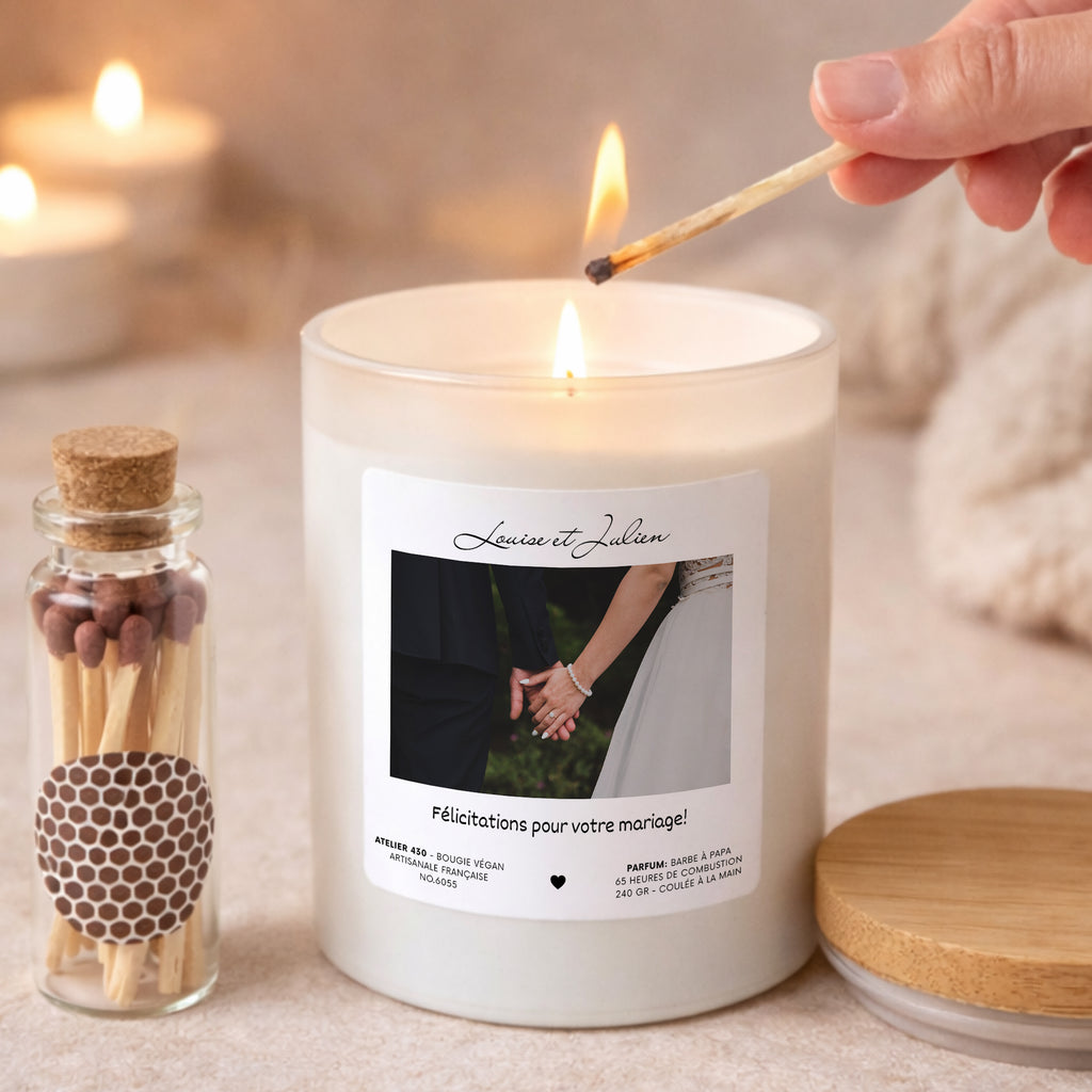 Bougie à message « Félicitations pour votre mariage ! » avec boîte blanche – Atelier 430
