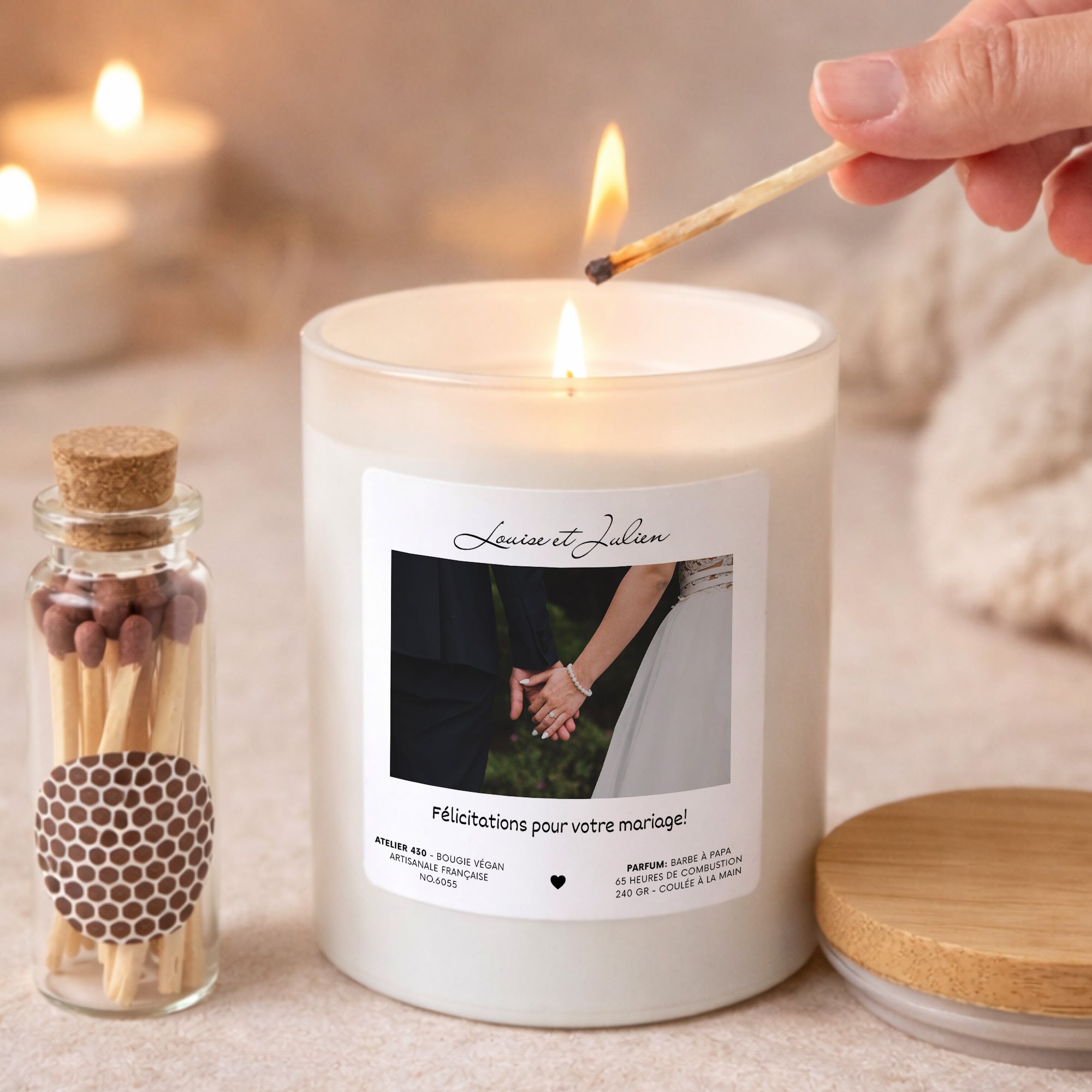Bougie à message « Félicitations pour votre mariage ! » avec boîte blanche – Atelier 430