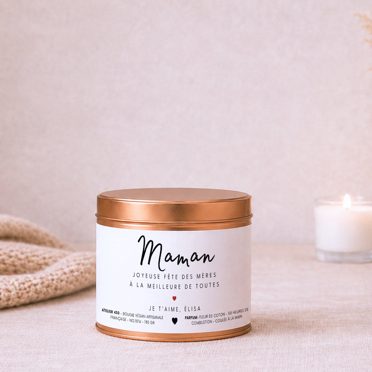 Bougie personnalisée « Joyeuse fête des mères à la meilleure de toutes. Je t’aime, Élisa » avec boîte cuivrée – Atelier 430