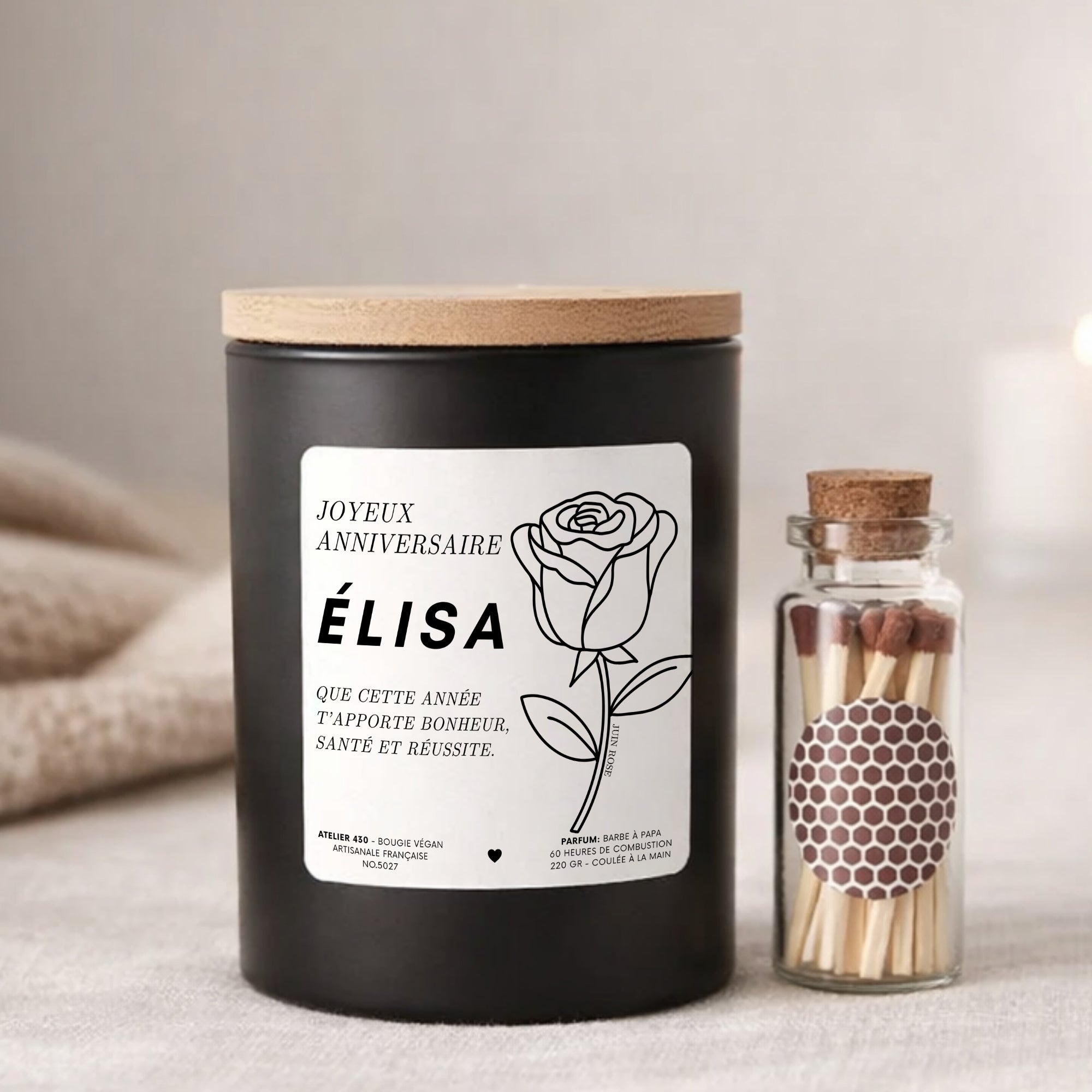 Bougie personnalisée Joyeux anniversaire avec rose, fleur de naissance de juin – Boîte noire – Atelier 430