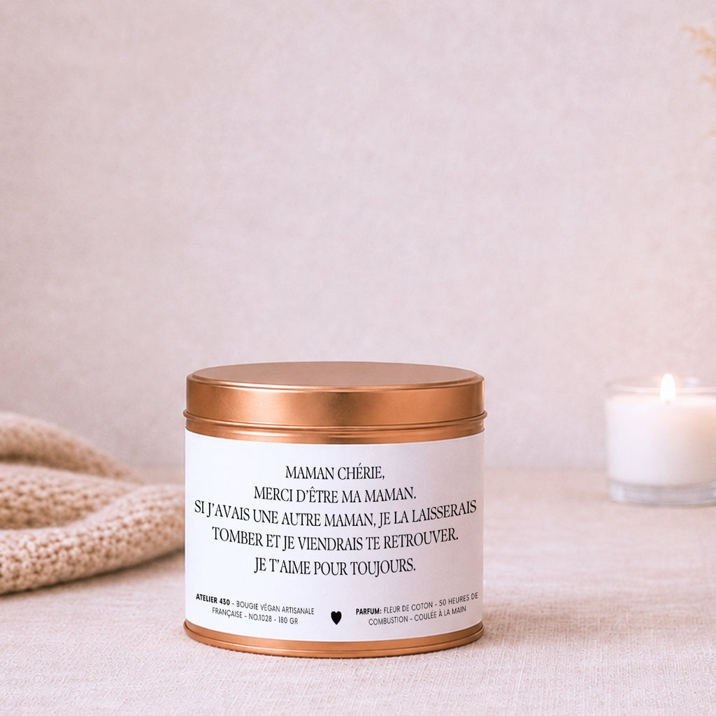 Bougie cadeau personnalisable « Maman chérie, merci d’être ma maman. Si j’avais une autre maman, je la laisserais tomber et je viendrais te retrouver. Je t’aime pour toujours. » avec boîte cuivrée – Atelier 430