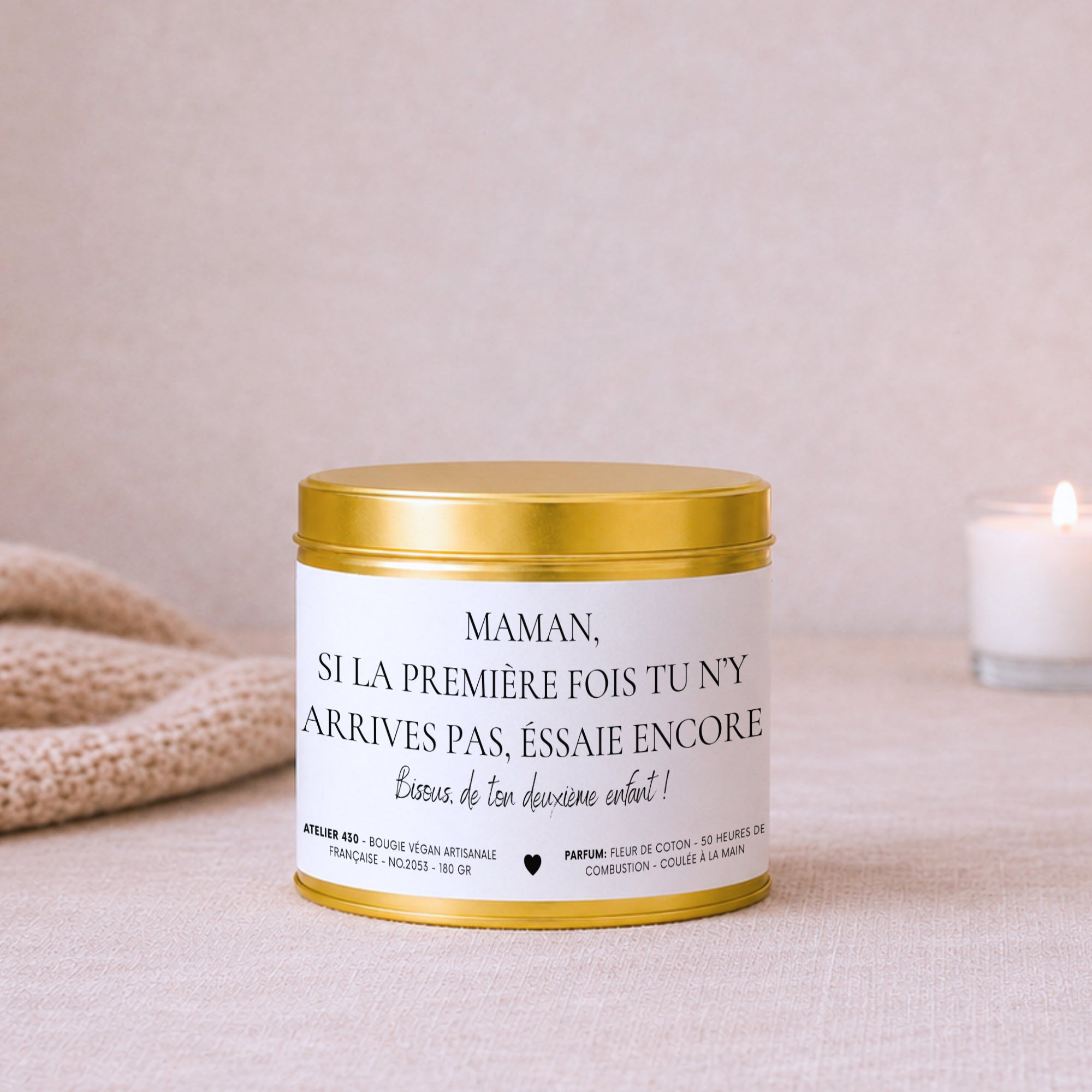 Bougie avec texte drôle pour maman « Si la première fois tu n’y arrives pas, essaie encore. Bisous, de ton deuxième enfant ! » avec boîte or – Atelier 430