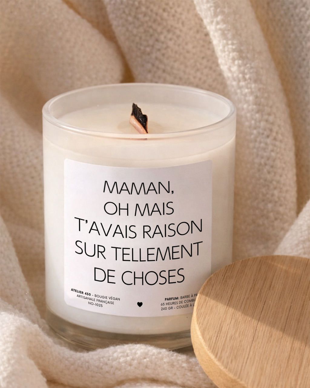 Bougie à message « Maman, oh mais t’avais raison sur tellement de choses » avec boîte blanche – Atelier 430