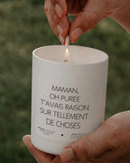 Bougie à message « Maman, oh purée t’avais raison sur tellement de choses » avec boîte blanche – Atelier 430