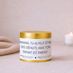 Bougie personnalisée « Maman, tu as peut-être des défauts, mais ton enfant est parfait » avec boîte or – Atelier 430