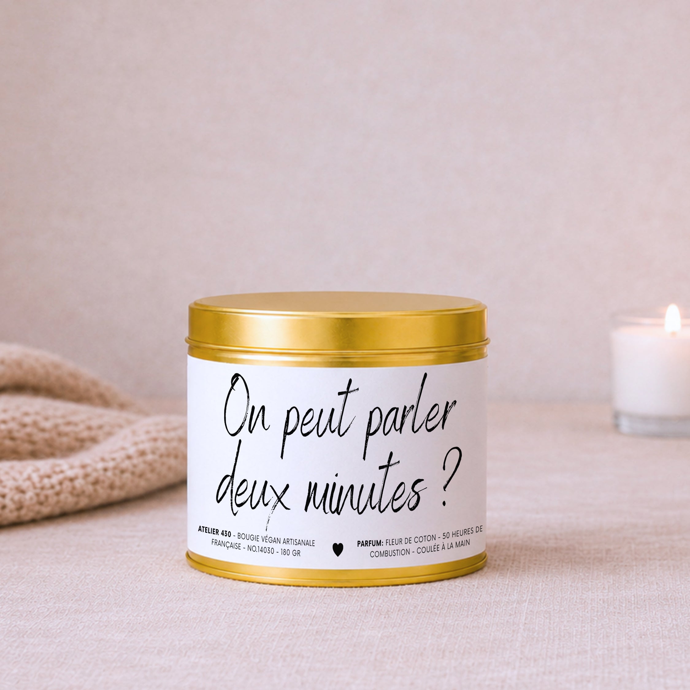 Bougie humour et second degré « On peut parler deux minutes ? » avec boîte or – Atelier 430