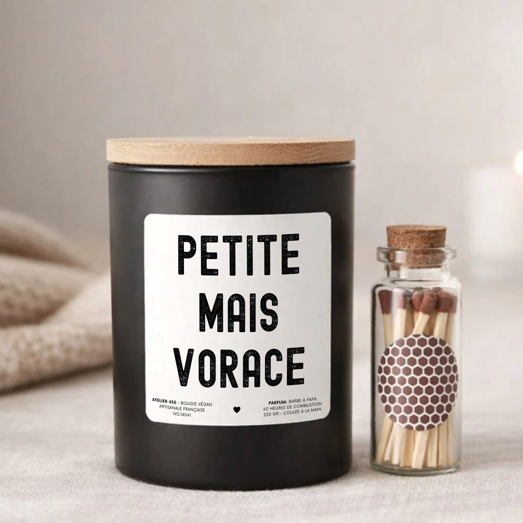 Bougie personnalisée « Petite mais vorace » avec boîte noire – Atelier 430