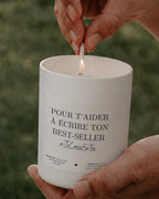 Bougie personnalisée « Pour t’aider à écrire ton best-seller #JeCroisEnToi » avec boîte noire – Atelier 430