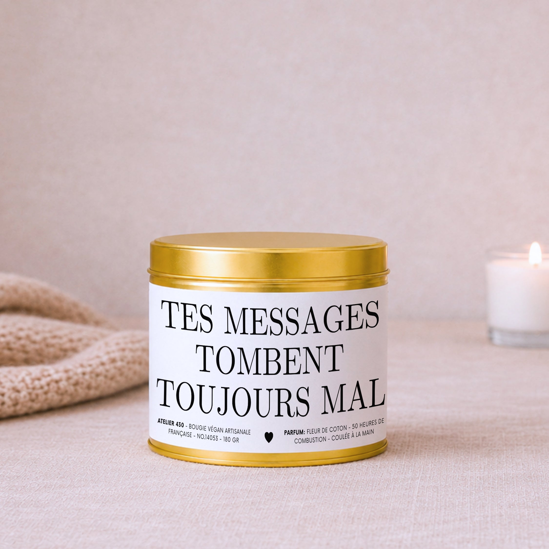 Bougie impertinente et décalée « Tes messages tombent toujours mal » avec boîte or – Atelier 430