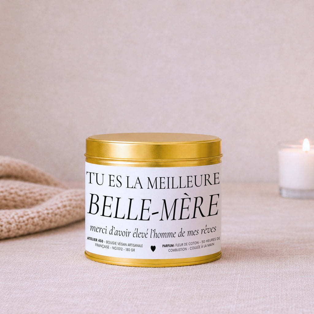Bougie personnalisée « Tu es la meilleure belle-mère, merci d’avoir élevé l’homme de mes rêves » avec boîte or – Atelier 430