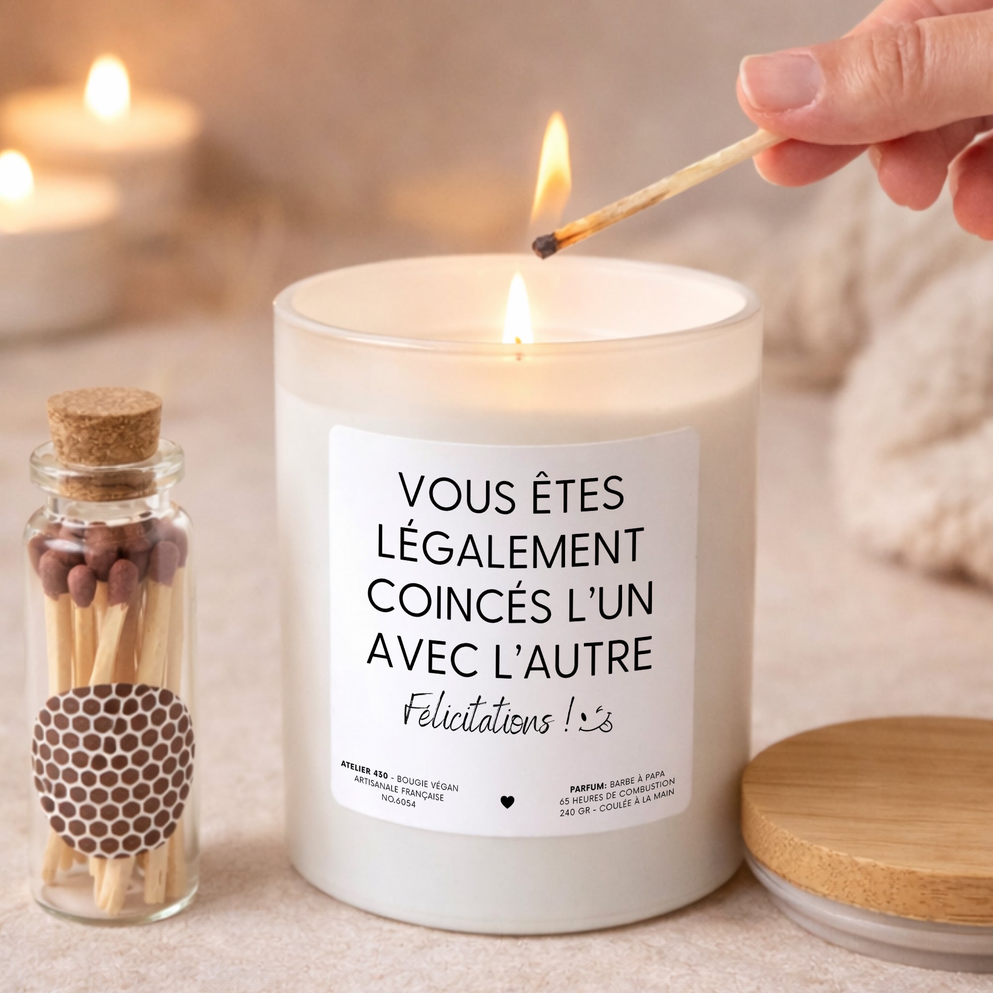 vous-etes-legalement-coinces-lun-avec-lautre-felicitations-bougie-a-message-boite-blanche-atelier-430
